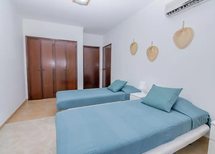 Vale de Centeanes Fabulous apartment by Innkeeper